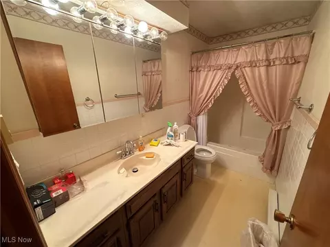 Bath - 90575 Conotton Rd, Bowerston, OH 44695 photo 1 of 1