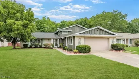 17084 Hunting Meadows Dr, Strongsville, OH 44136