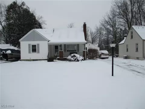 66 Benton Ave, Austintown, OH 44515
