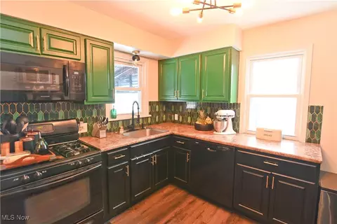 88 Helena Dr, Struthers, OH 44471 photo 9