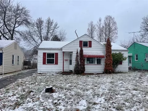 2521 Greenvale Rd, Cleveland, OH 44121