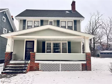 871 Nela View Rd, Cleveland Heights, OH 44112