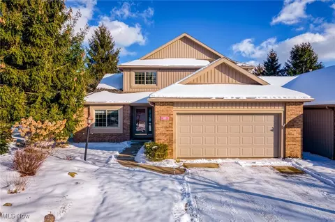 65 Douglas Ct, Tallmadge, OH 44278