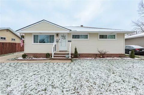 6901 Revere Rd, Parma Heights, OH 44130