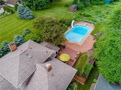 Exterior - 1723 Clarendon Ave NW, Canton, OH 44708 photo 5 of 7