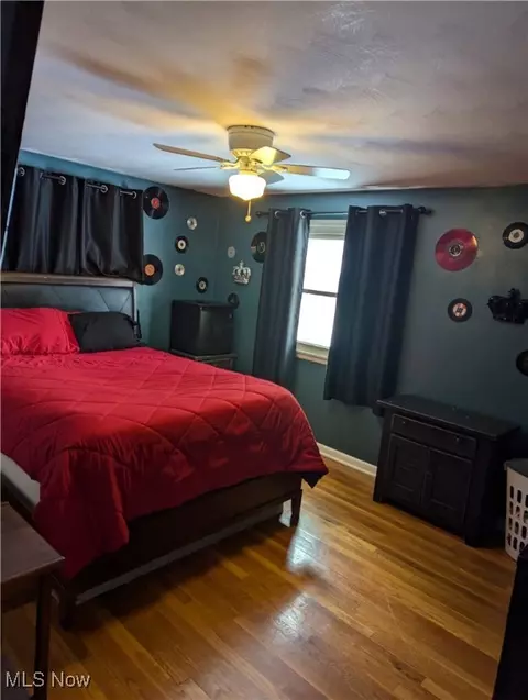 Bedroom - 1723 Clarendon Ave NW, Canton, OH 44708 photo 4 of 4