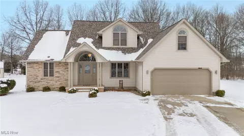 140 Covington Cv, Youngstown, OH 44515