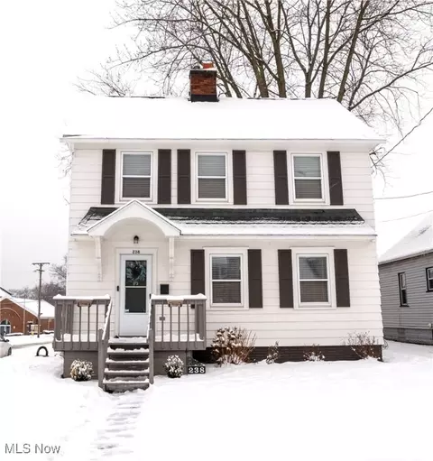 238 25th St NW, Barberton, OH 44203