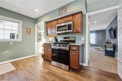 128 Roosevelt Ave, Elyria, OH 44035 photo 11
