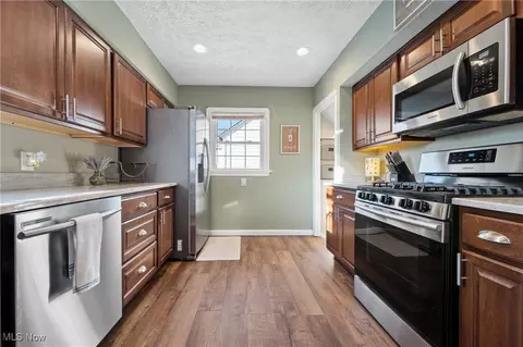 128 Roosevelt Ave, Elyria, OH 44035 photo 9