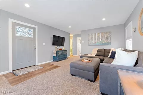 128 Roosevelt Ave, Elyria, OH 44035 photo 5