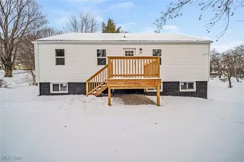 162 12th St, Conneaut, OH 44030