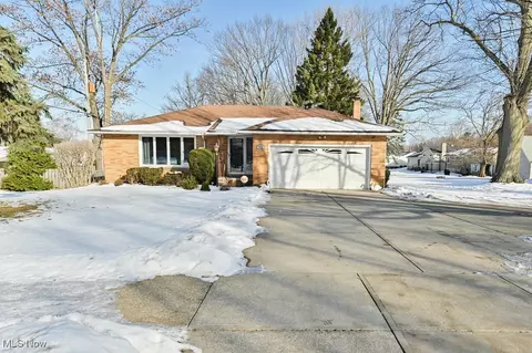 5875 Ridgebury Blvd, Cleveland, OH 44124