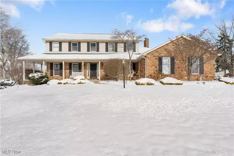 3387 Stratham Cir NW, Canton, OH 44708