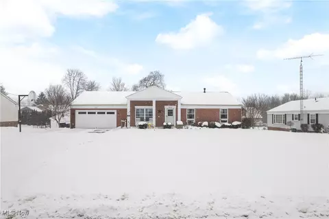 630 Prior Park Dr, Cuyahoga Falls, OH 44223