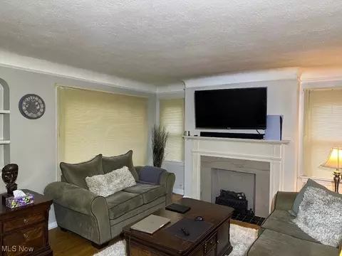 2080 E 224th St, Euclid, OH 44117 photo 3