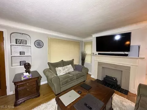 2080 E 224th St, Euclid, OH 44117 photo 4