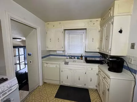 2080 E 224th St, Euclid, OH 44117 photo 9