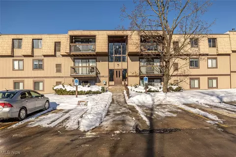 9771 Sunrise Blvd #N-9, North Royalton, OH 44133