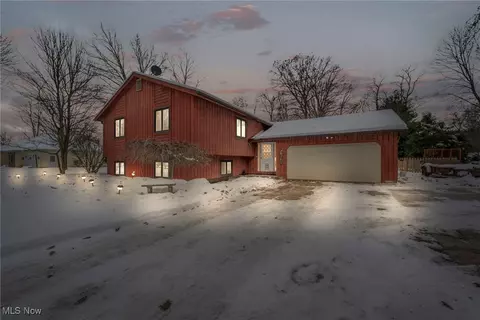 4395 Oakbrook Dr, Perry, OH 44081