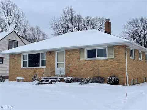 28984 Sherbrook Dr, Wickliffe, OH 44092