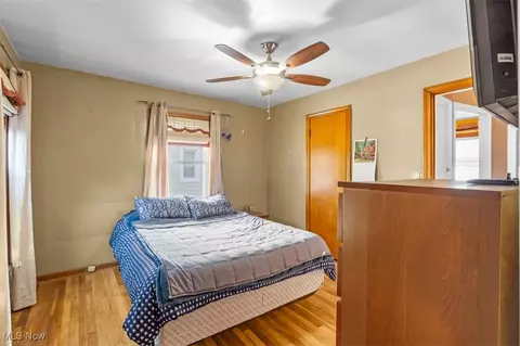 Bedroom - 71 E 217th St, Euclid, OH 44123 photo 8 of 10