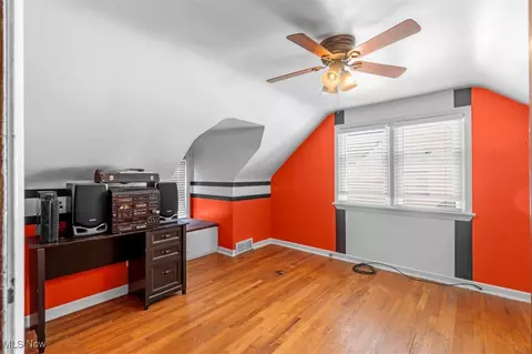 Bedroom - 71 E 217th St, Euclid, OH 44123 photo 4 of 10