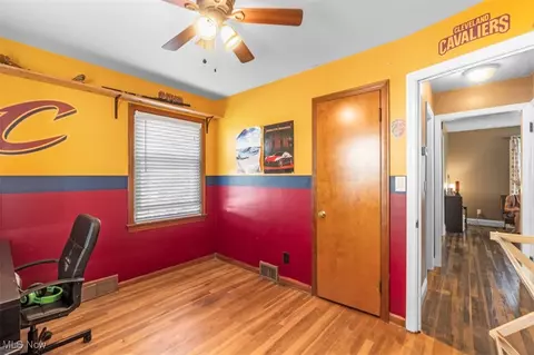 Bedroom - 71 E 217th St, Euclid, OH 44123 photo 9 of 10