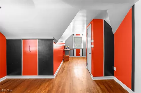 Entry Way - 71 E 217th St, Euclid, OH 44123 photo 5 of 5