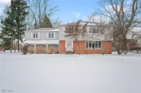 25035 Penshurst Dr, Beachwood, OH 44122