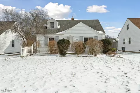 715 E 258th St, Euclid, OH 44132