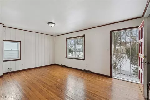 715 E 258th St, Euclid, OH 44132 photo 5