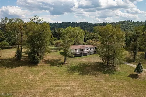 68139 Blaine-chermont Rd, Bridgeport, OH 43912