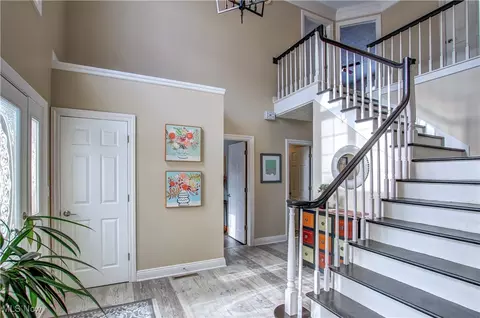7231 Longview Dr, Solon, OH 44139 photo 2