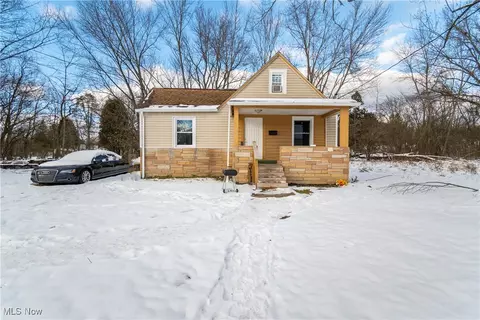 570 Almyra Ave, Youngstown, OH 44511