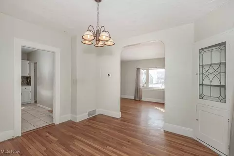 Living - 131 E 207th St, Euclid, OH 44123 photo 4 of 5