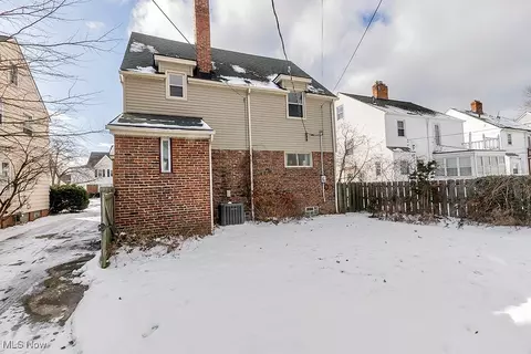 Exterior - 131 E 207th St, Euclid, OH 44123 photo 3 of 7