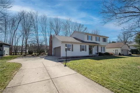 605 Silver Meadow Ln, Boardman, OH 44512 photo 3