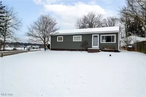 700 Longacre Dr, Coventry, OH 44319