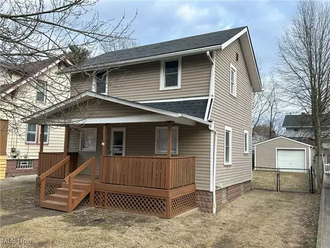 1135 Murray Ave, Akron, OH 44310