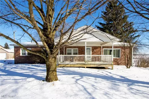 2764 S Carr Rd, Apple Creek, OH 44606