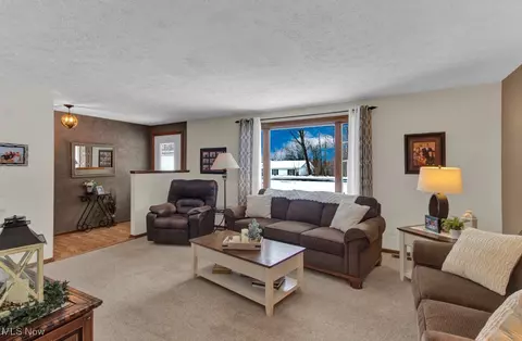 13 Apache Trl, Malvern, OH 44644 photo 3