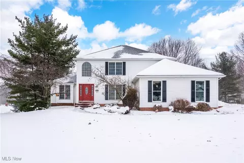 7030 Lassiter Dr, Parma, OH 44129