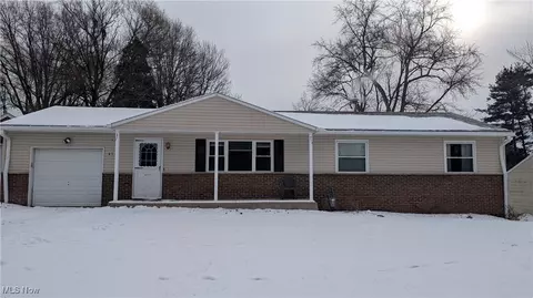 4716 Magnolia Rd NE, Canton, OH 44705