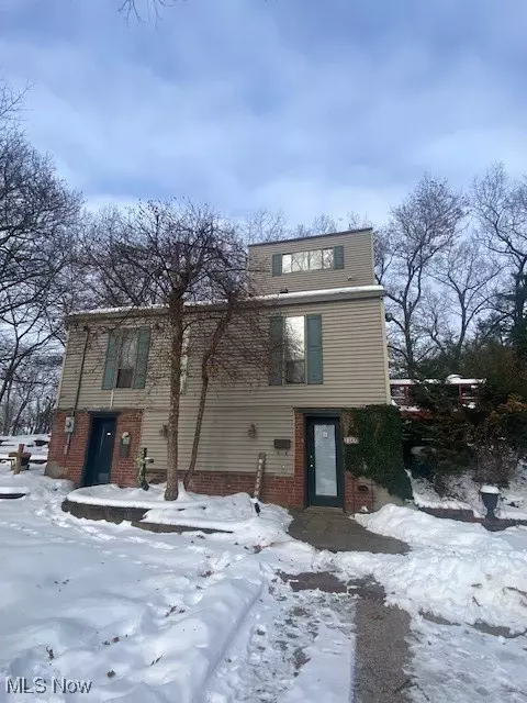 1305 Wells Cir, Parkersburg, WV 26101
