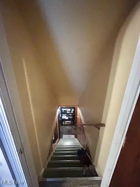Entry Way - 2541 Robindale Ave, Akron, OH 44312 photo 4 of 4