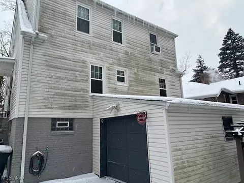 Exterior - 2541 Robindale Ave, Akron, OH 44312 photo 3 of 4