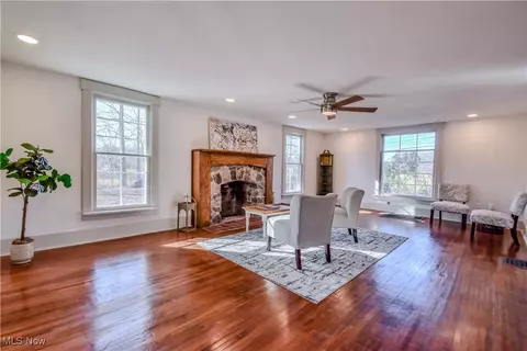 Living - 6416 Chapel Rd, Madison, OH 44057 photo 2 of 3