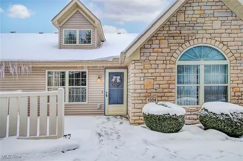 1304 Tylers Mill Ln NE, Massillon, OH 44646