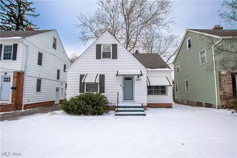 3709 Woodridge Rd, Cleveland Heights, OH 44121